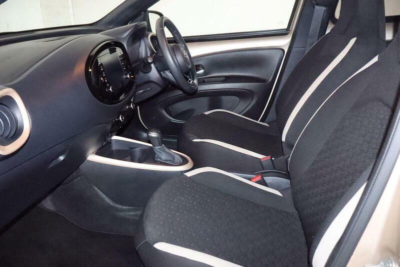 Toyota Aygo X 1.0 Vvt-i Edge X-shift Euro 6 Ss Beige #2