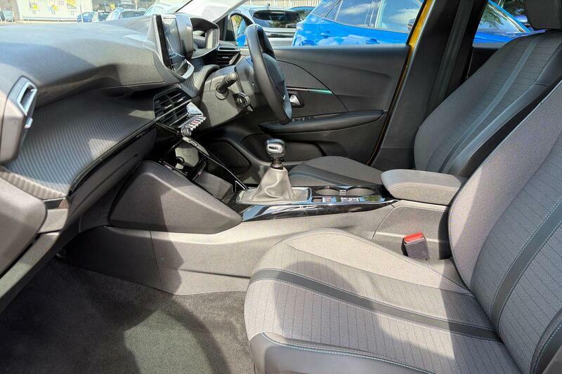 Peugeot 208 1.2 Puretech Allure Premium Euro 6 Ss Yellow #2