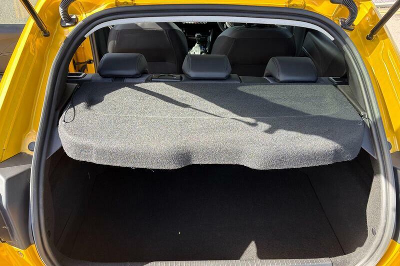 Peugeot 208 1.2 Puretech Active Premium Grey #15