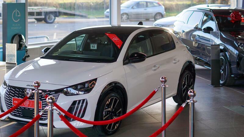 Peugeot 208 Gt Black #25