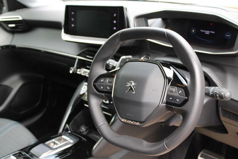 Peugeot 208 Gt Black #23