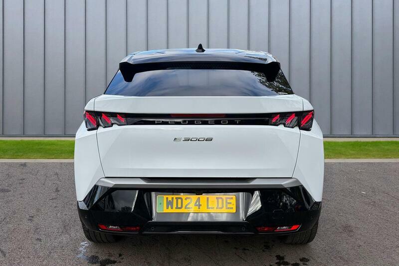 Peugeot 3008 73Kwh Gt White #6