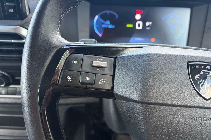 Peugeot e-Traveller Mpv Green #12