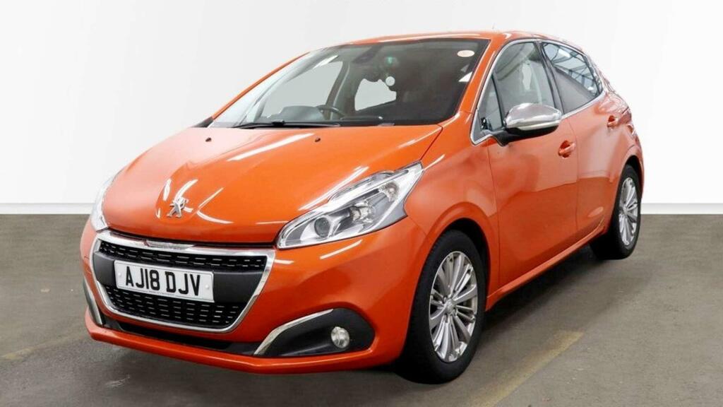 Peugeot 208 Allure Orange #2