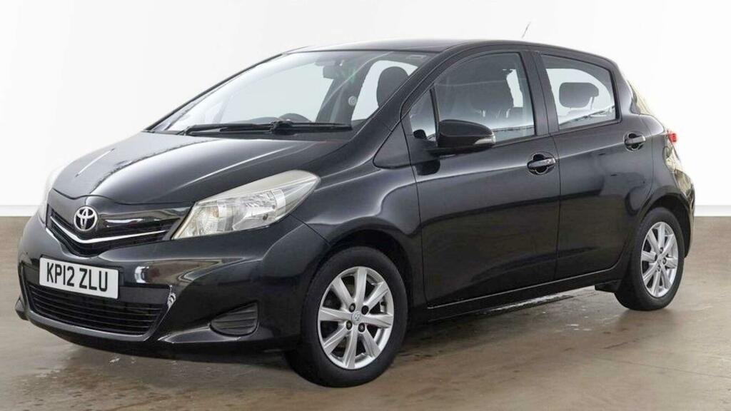 Toyota Yaris Tr Black #2