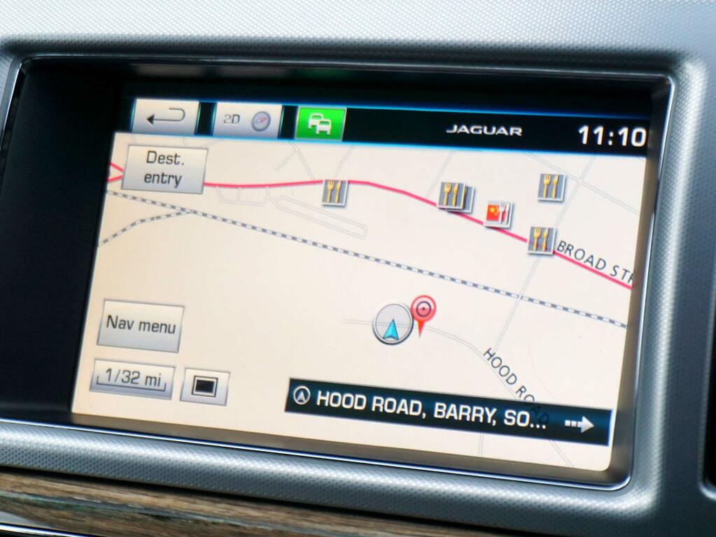 Jaguar XF Luxury Black #3