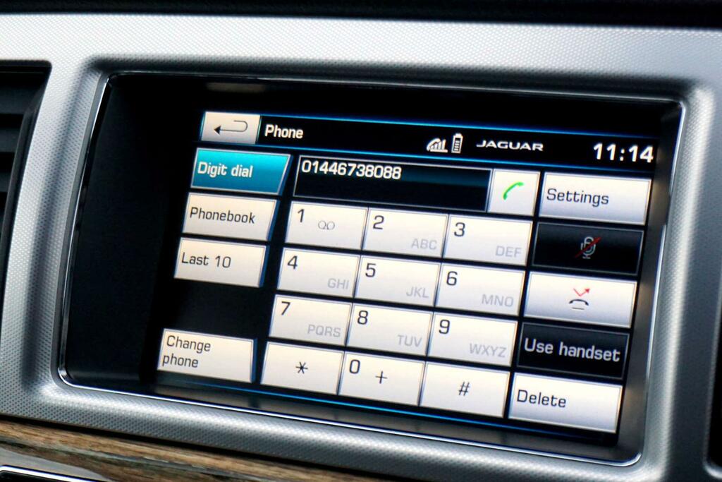 Jaguar XF Luxury D White #23