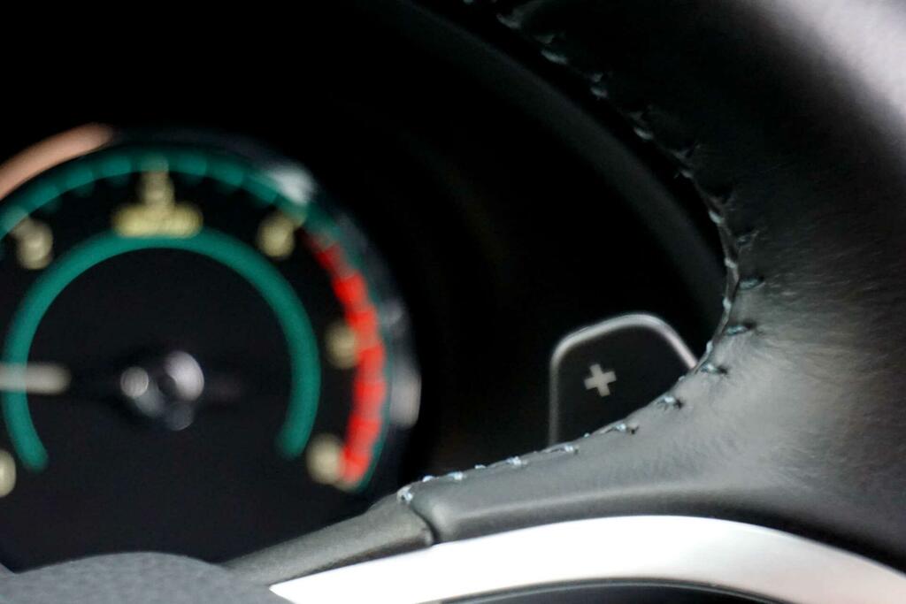 Jaguar XF Luxury D White #32