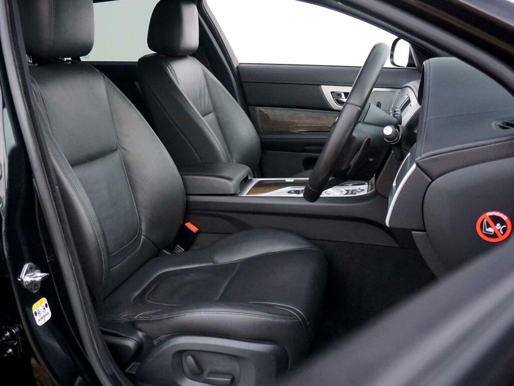 Jaguar XF Luxury D White #8