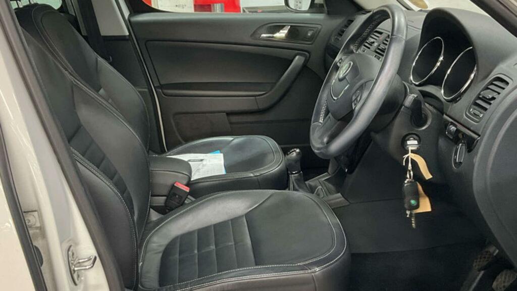 Skoda Yeti 1.8 Tsi Laurin Klement 4Wd Euro 5 White #5