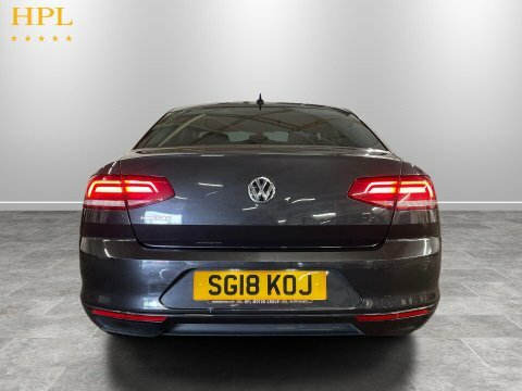 Volkswagen Passat 2018 18 2.0 Grey #6