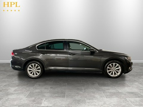 Volkswagen Passat  Red #8