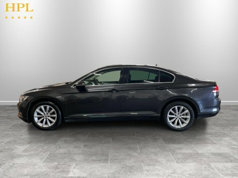Volkswagen Passat 2018 18 2.0 Grey #4
