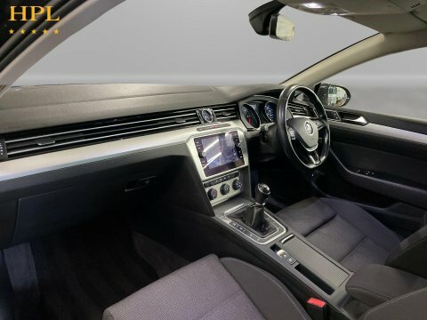 Volkswagen Passat  Red #15