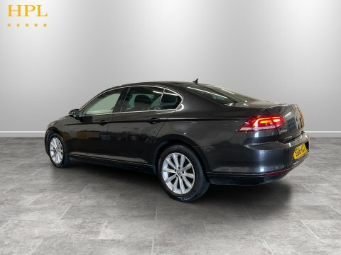 Volkswagen Passat 2018 18 2.0 Grey #5