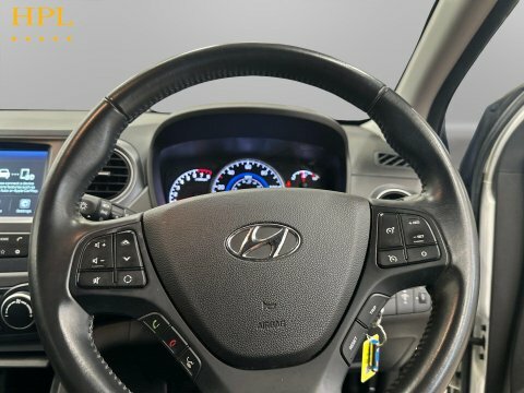 Hyundai I10 Hatchback Brown #13