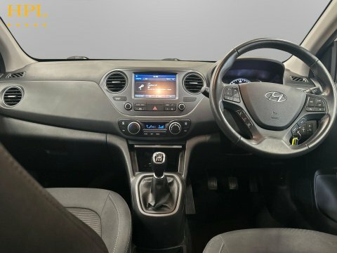 Hyundai I10 Hatchback Brown #19