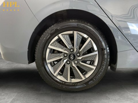 Hyundai Ioniq Hatchback Black #10