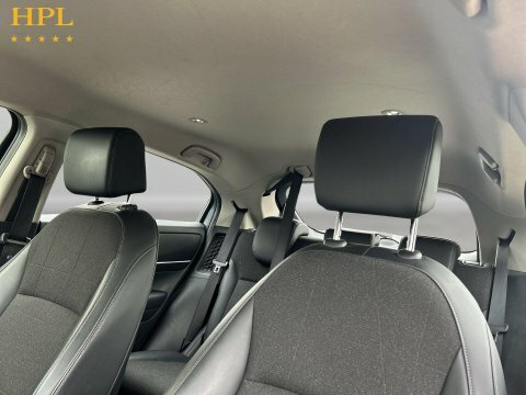 Honda Hr-V Advance White #18