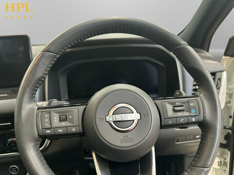 Nissan Qashqai Hatchback Silver #13
