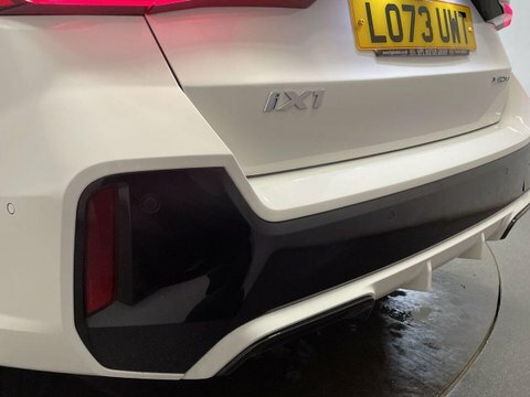 BMW iX1 Edrive20 M Sport White #14