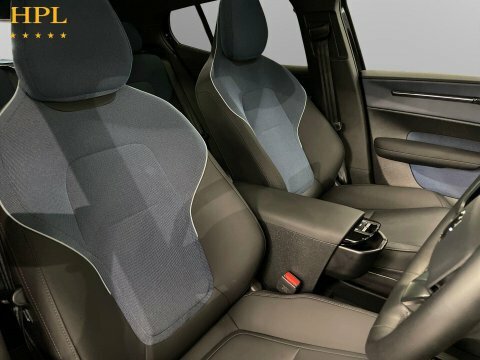 Volvo EX30 Ultra, Single Motor Extended Range, Black #11