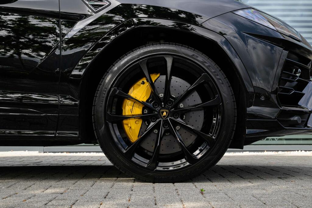 Lamborghini Urus 4.0T Fsi V8 Black #9