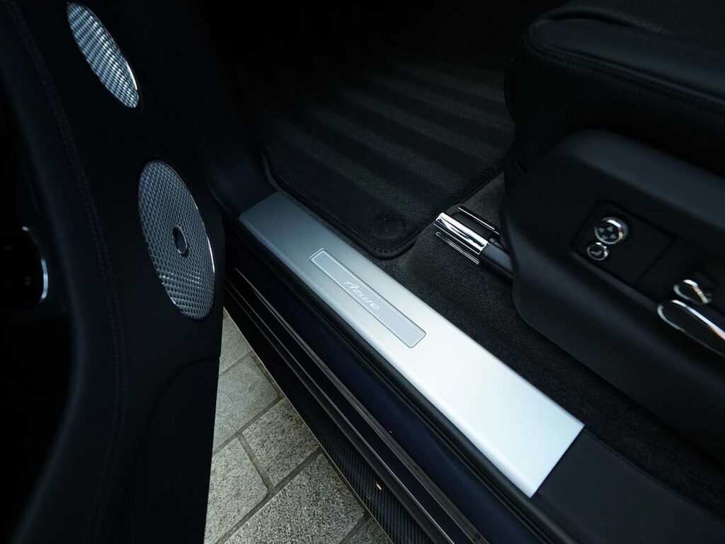 Bentley Bentayga Azure Blue #17