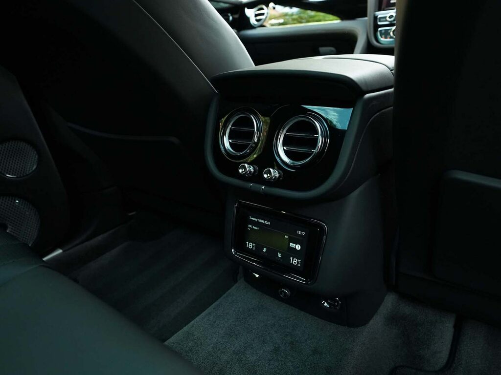 Bentley Bentayga Azure Blue #16