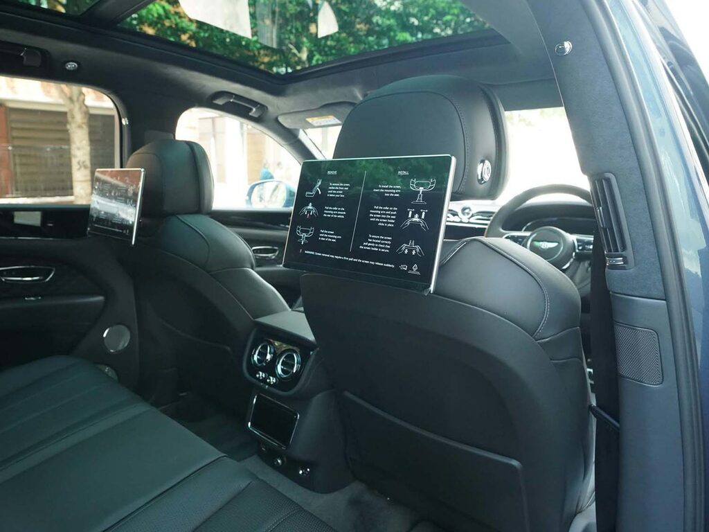 Bentley Bentayga Azure Blue #12