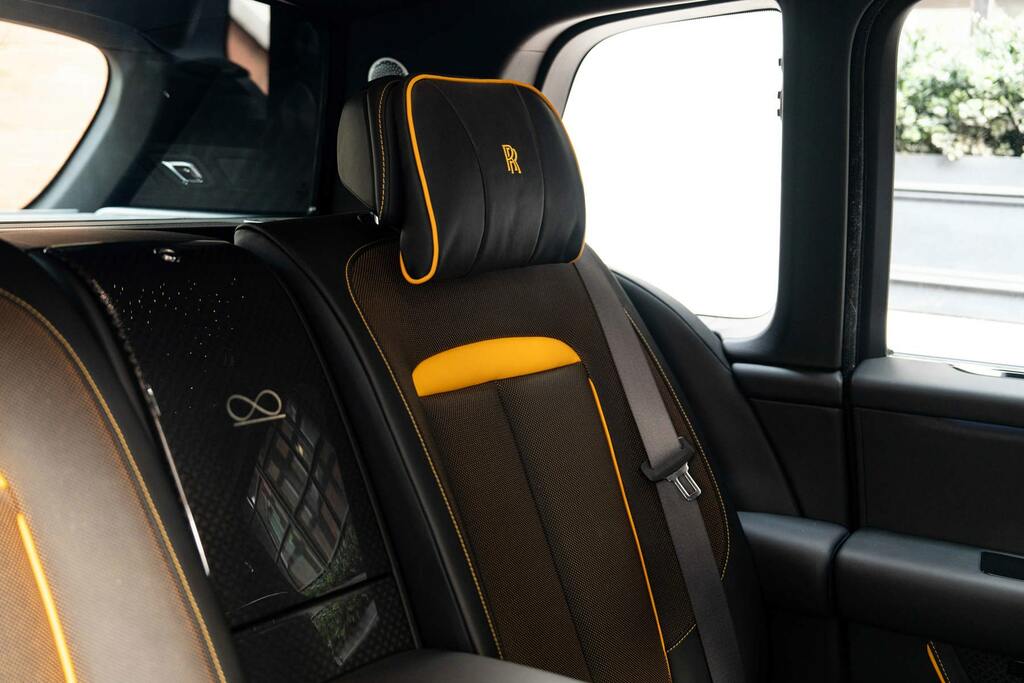 Rolls-Royce Cullinan Series II 6.75 V12 Grey #71