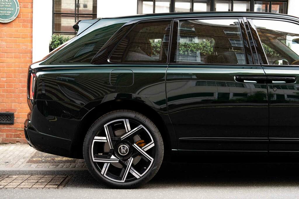 Rolls-Royce Cullinan Series II 6.75 V12 Grey #27