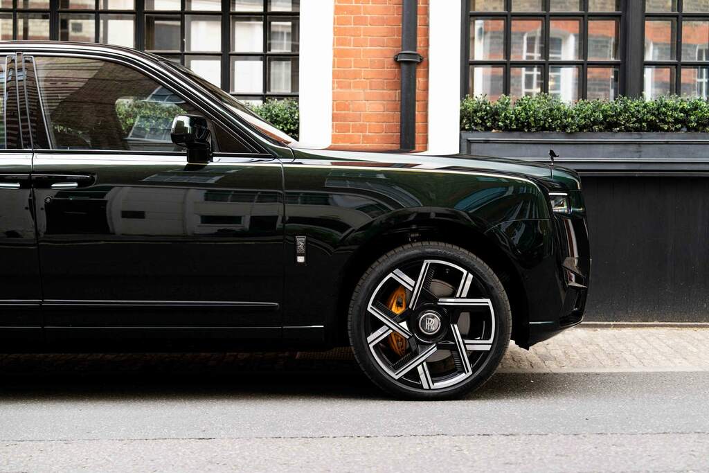 Rolls-Royce Cullinan Series II 6.75 V12 Grey #28