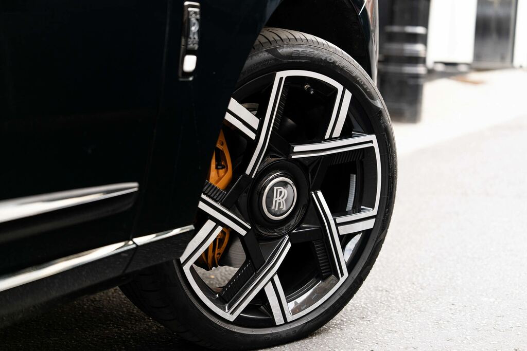 Rolls-Royce Cullinan Series II 6.75 V12 Grey #25