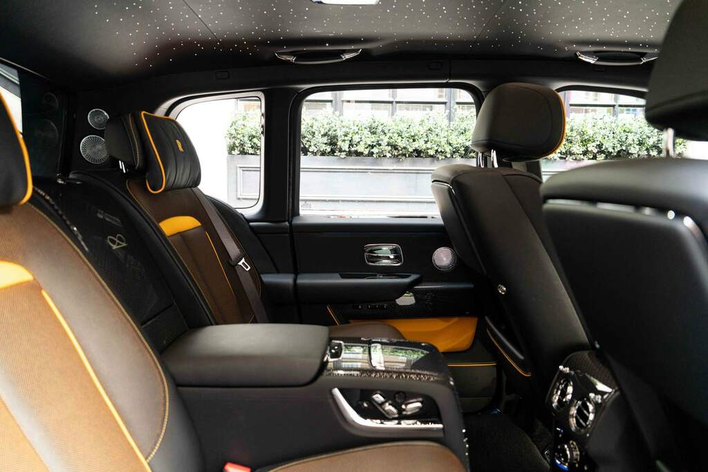 Rolls-Royce Cullinan Series II 6.75 V12 Grey #70