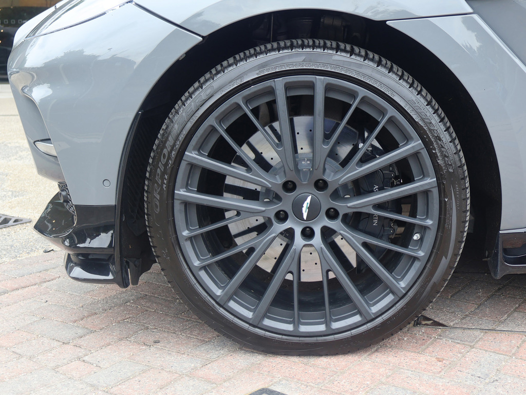 Aston Martin DBX Suv #6