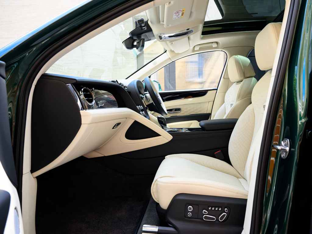 Bentley Bentayga 4.0 V8 Touring Spec Ewb Black #39