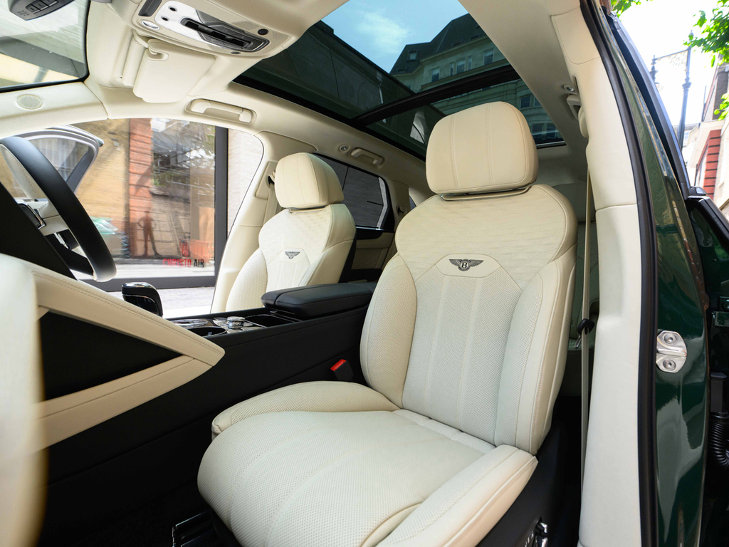 Bentley Bentayga 4.0 V8 Touring Spec Ewb Black #106