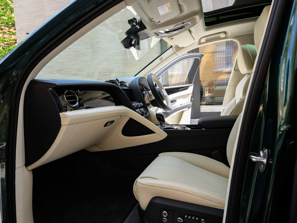 Bentley Bentayga 4.0 V8 Touring Spec Ewb Black #75