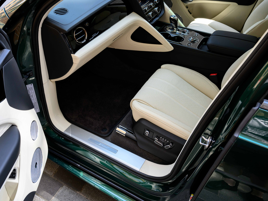 Bentley Bentayga 4.0 V8 Touring Spec Ewb Black #118