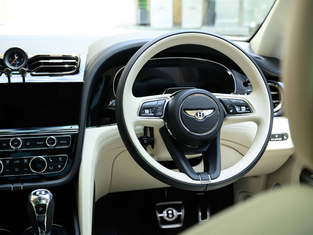 Bentley Bentayga 4.0 V8 Touring Spec Ewb Black #63