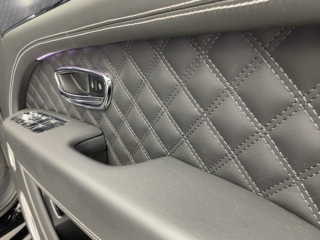 Bentley Bentayga Azure V8  #17
