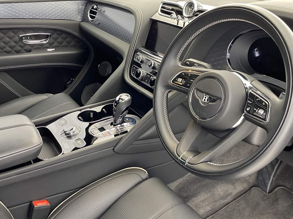 Bentley Bentayga Azure V8  #18