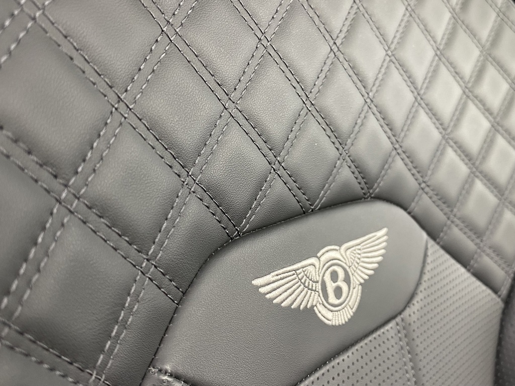 Bentley Bentayga Azure V8  #22
