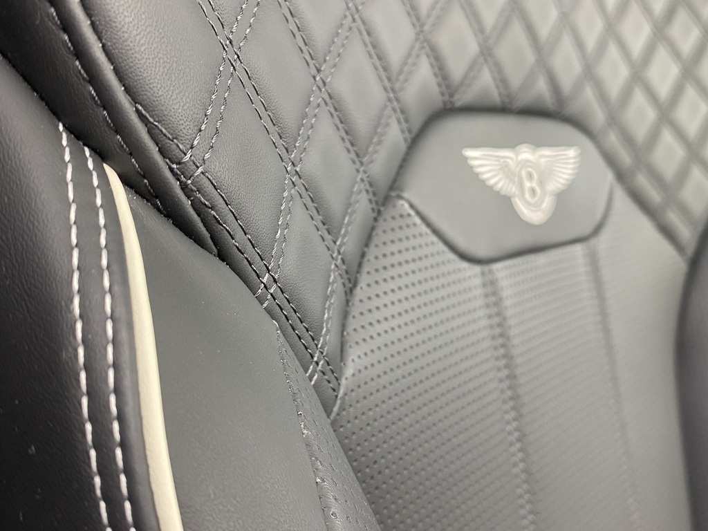 Bentley Bentayga Azure V8  #20