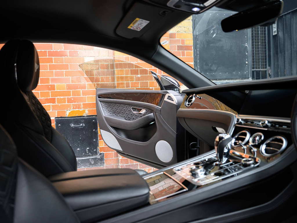Bentley Continental 4.0 V8 3,996 cc  #32