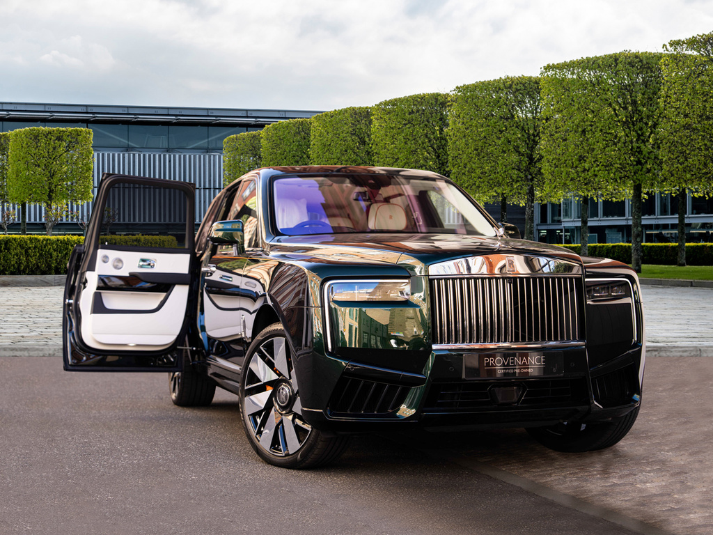 Rolls-Royce Cullinan Suv #6