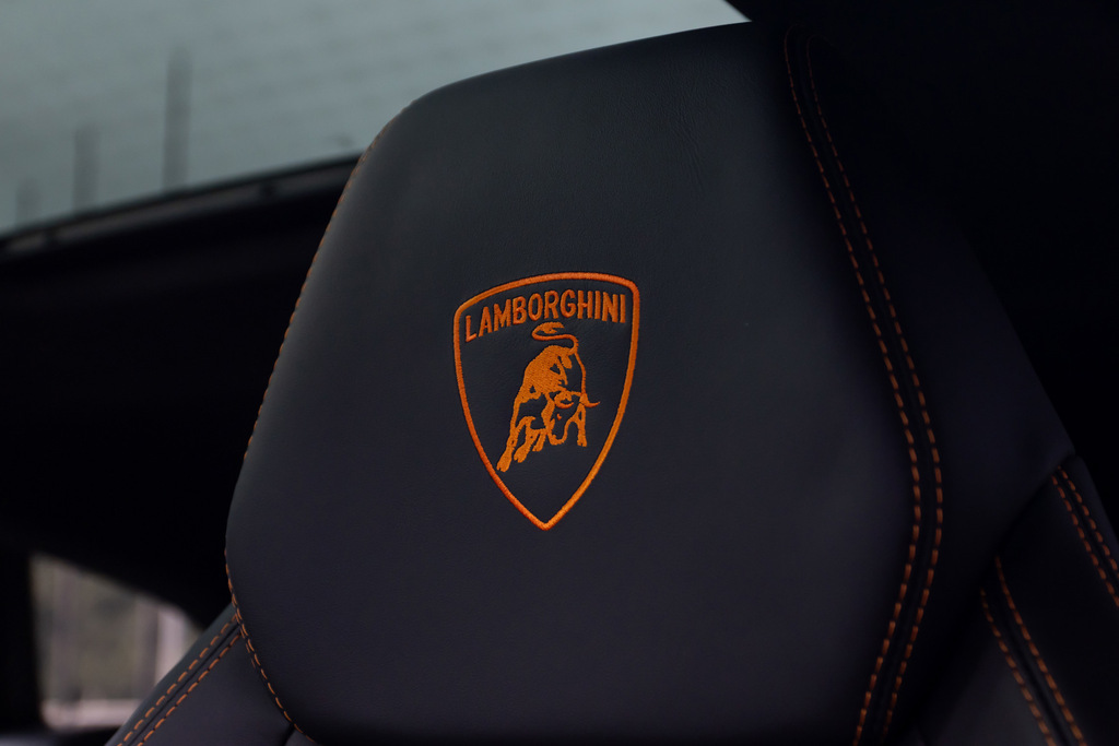 Lamborghini Urus Suv #6