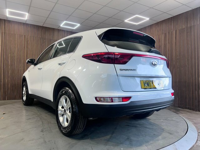Kia Sportage 1.6 Gdi 1 Euro 6 Ss White #4