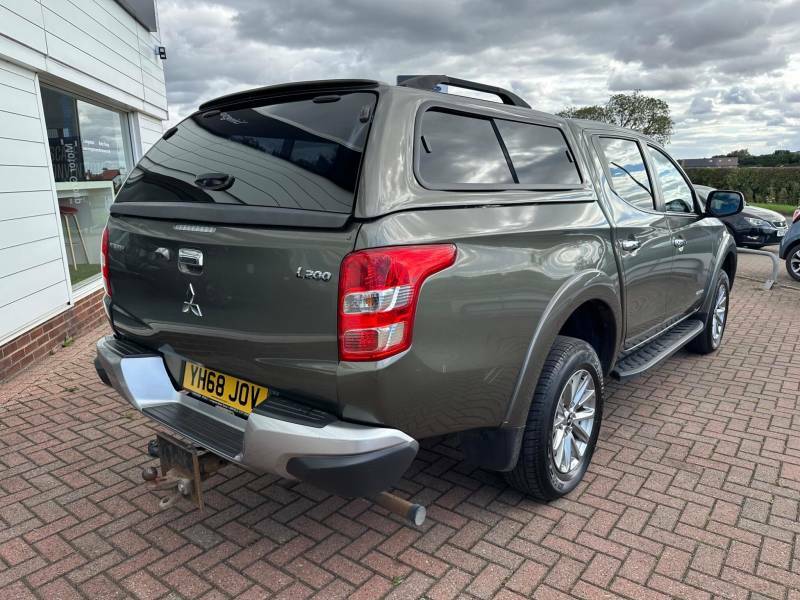 Mitsubishi L200 Double Cab Di-d 178 Warrior 4Wd Green #3